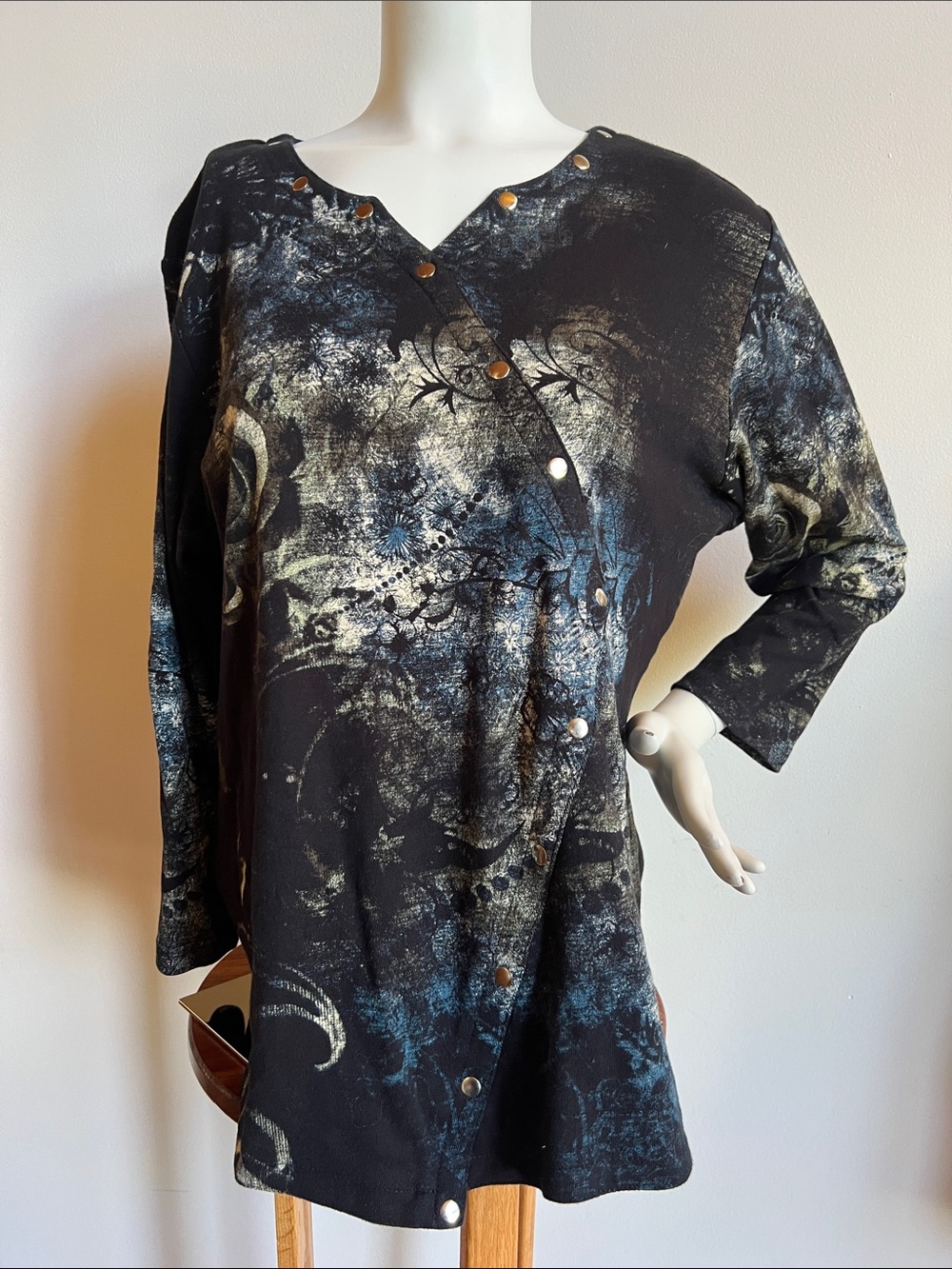 impulse california Abstract Print Snap accents Tunic in 100% cotton comfort